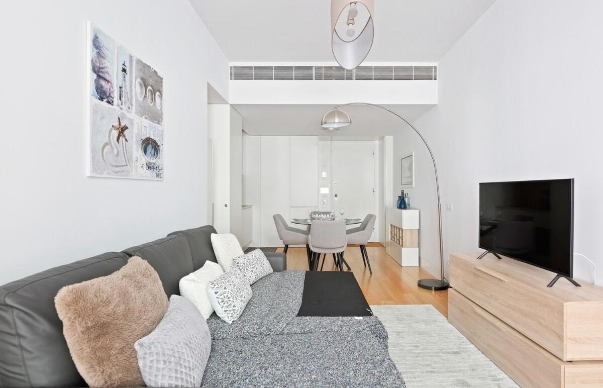 Spacious 1 Bedroom Near Baixa Lissabon